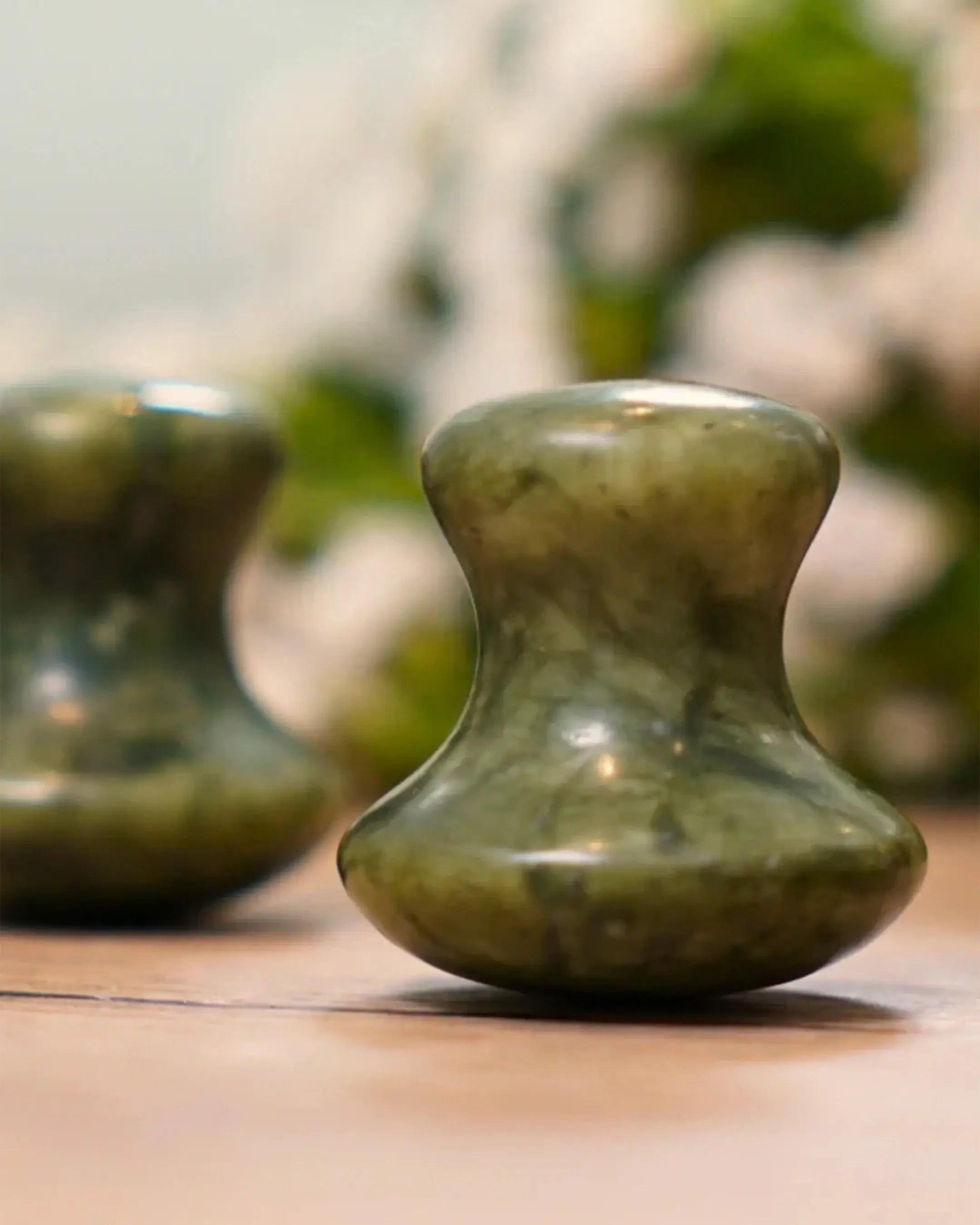 Jade mushroom eye depuff tool for under-eye puffiness and lymphatic drainage